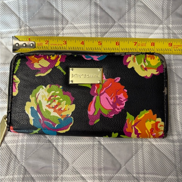 Betsey Johnson wallet - Picture 9 of 9